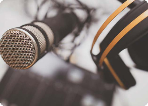 A close up of a tennis racket.